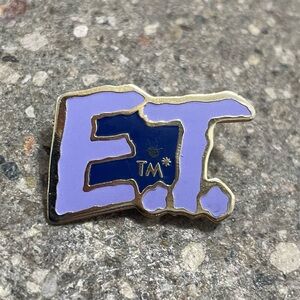 Vintage 1982 E.T. collectible brooch pin